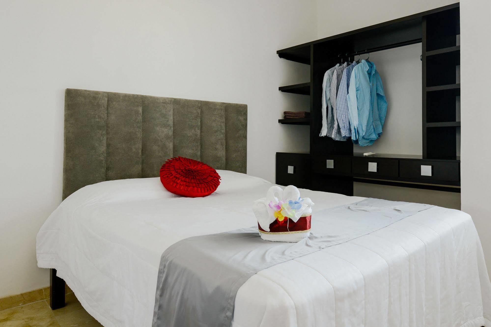 Apartahotel La Playa 3*