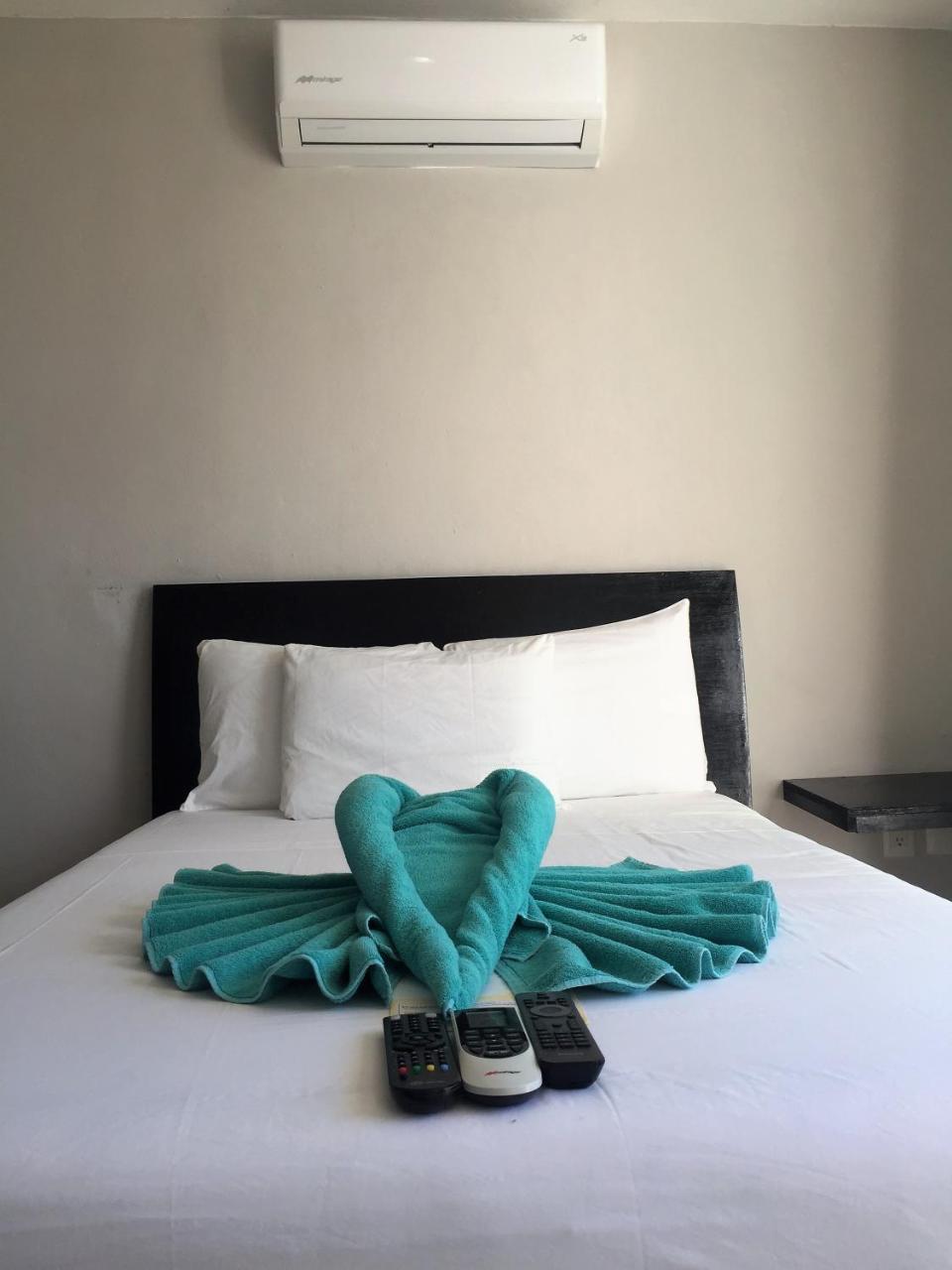 Aparthotel La Playa 3*